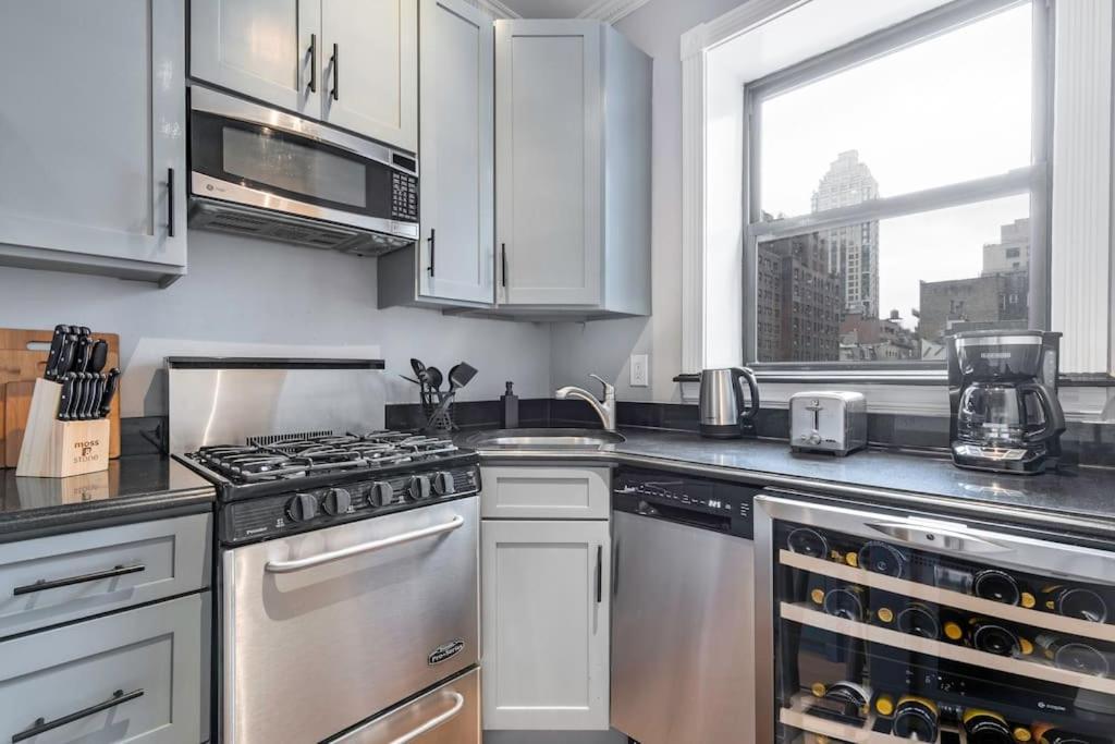 Gorgeous & Bright 3Bdr & 1Bth In Midtown Manhattan Nueva York Exterior foto